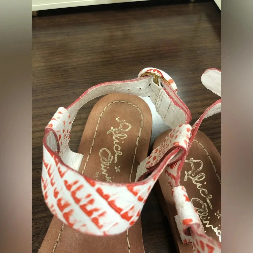 Alice + Olivia Sandals - Picture 3 of 9